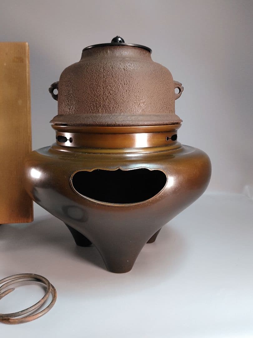 【茶道具】 唐銅朝鮮風炉釜 　 釜師　角谷莎村作　釜273
