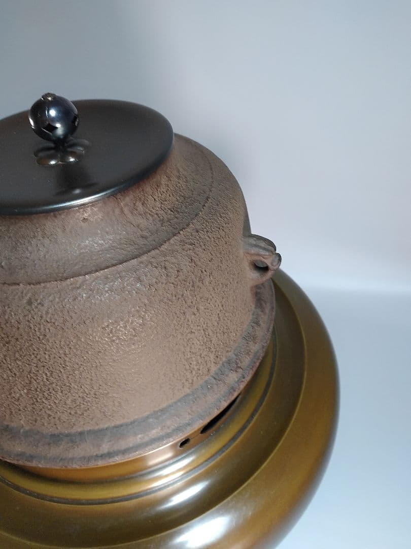 【茶道具】 唐銅朝鮮風炉釜 　 釜師　角谷莎村作　釜273