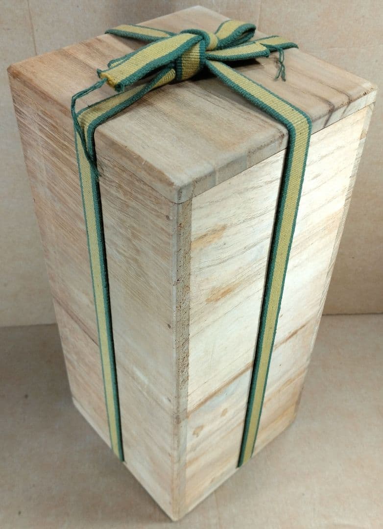 【本物保証】金城次郎 魚紋角瓶 共箱 栞 人間国宝 壺屋焼 希少魚6匹 h24㎝