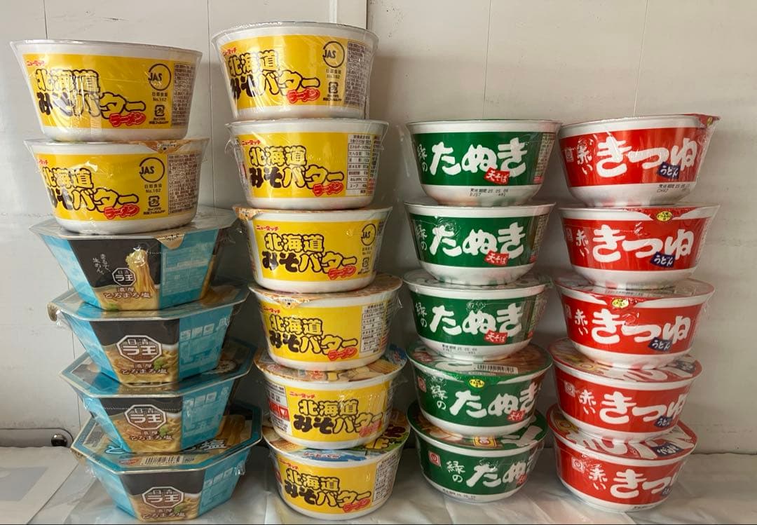 カップラーメン　お菓子