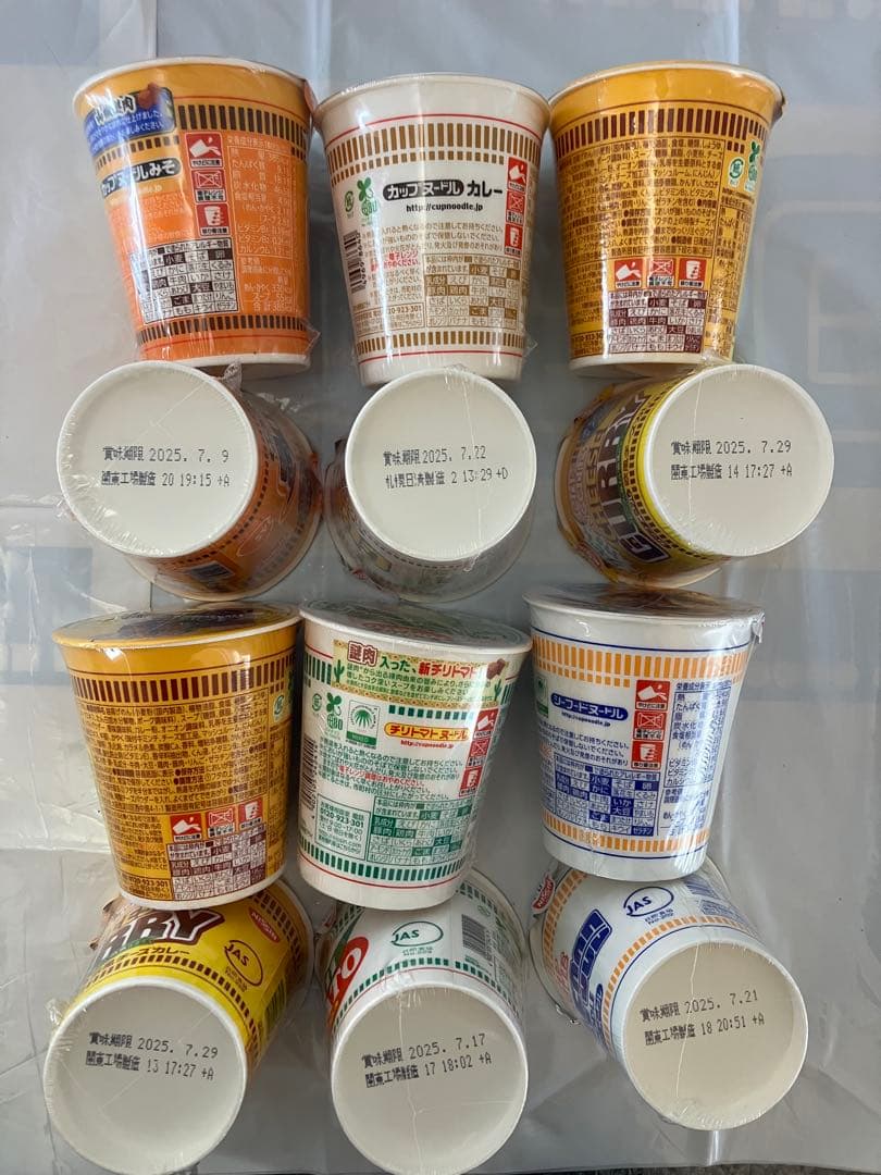カップラーメン　お菓子