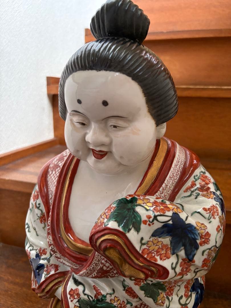 おおきめサイズのお多福　置物