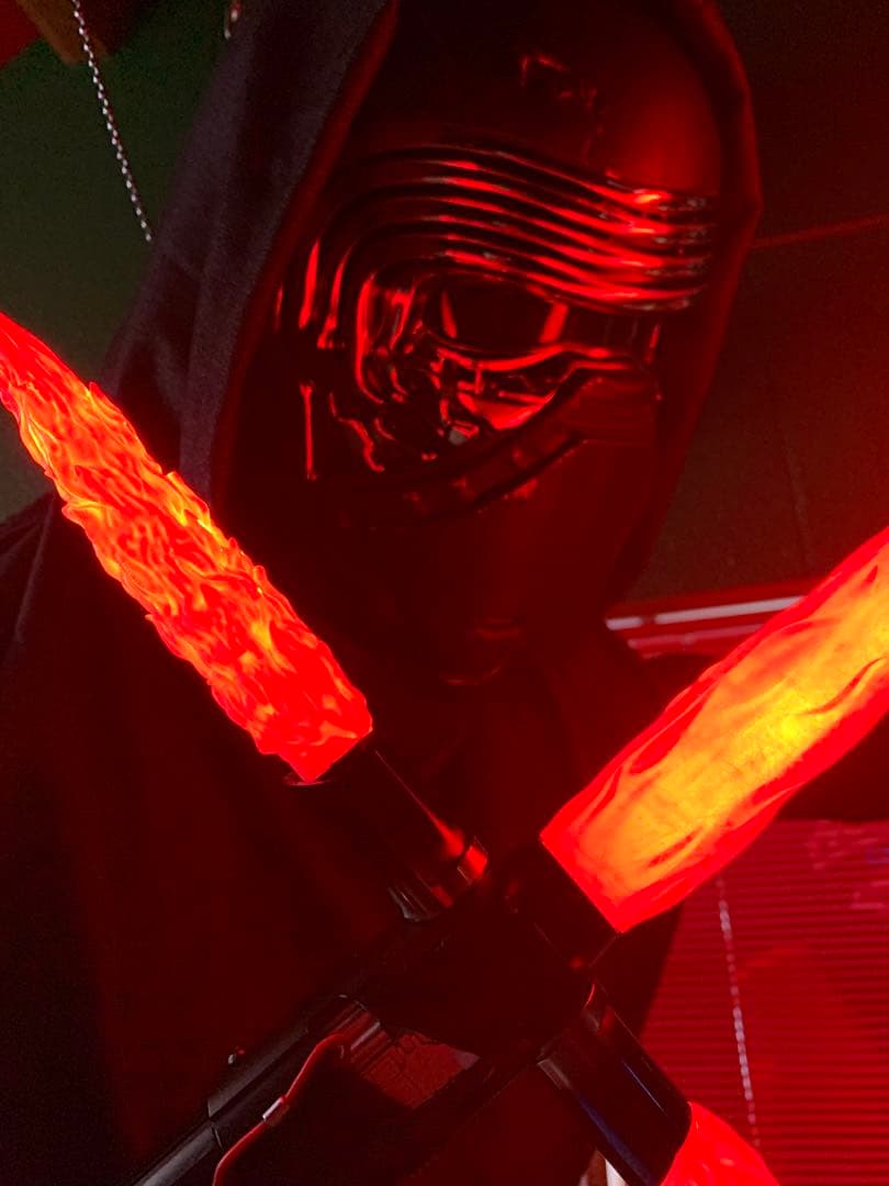 スターウォーズ　カイロレン　店舗向き