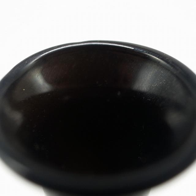 アンティーク　黒色ガラス　一輪挿し　ブラック