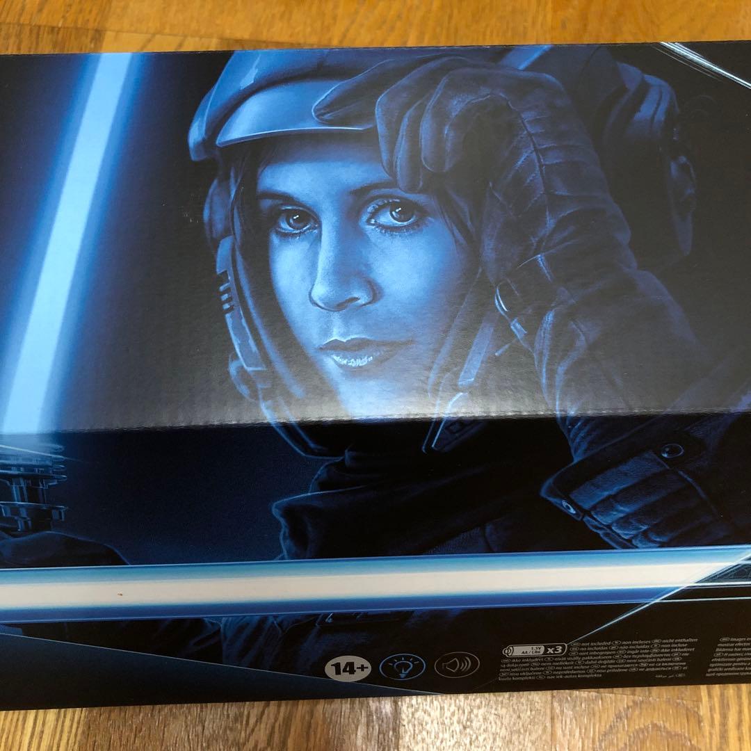 スター・ウォーズ　フォースFXライトセーバー　レイア・オーガナ