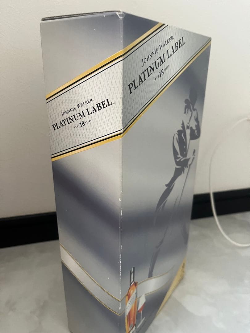 【終売品 未開封 】ジョニーウォ−カー プラチナムラベル 18年