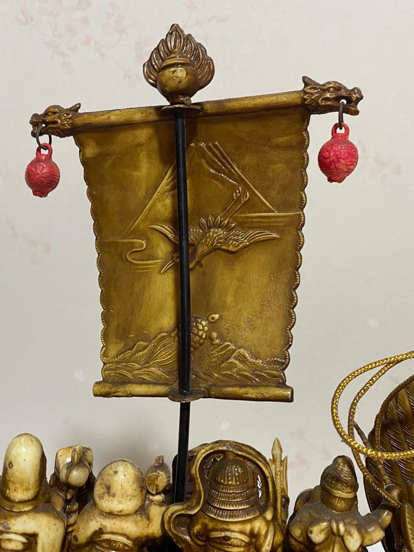 ♦セルロイド製 細密 龍に七福神宝船縁起物 置物飾り 富士山 鶴に亀 骨董品