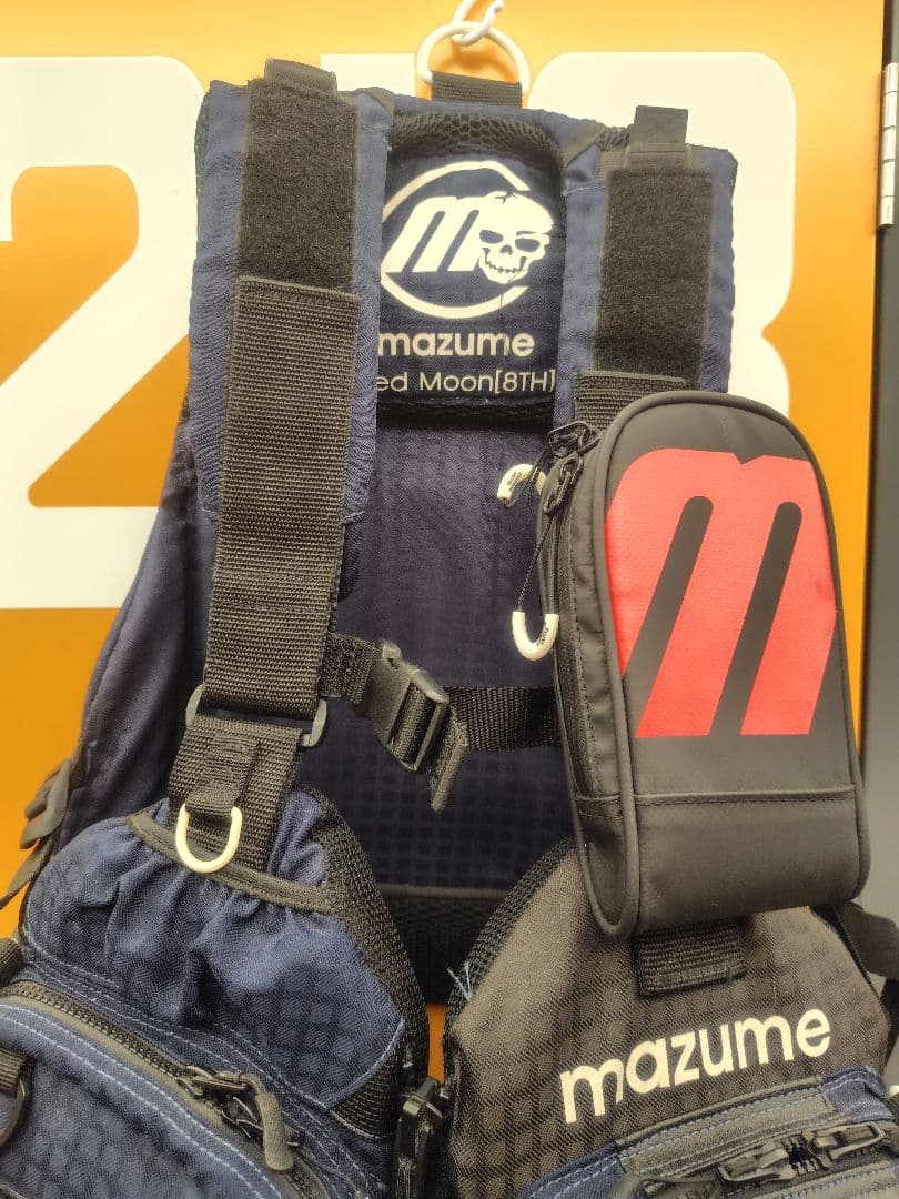 mazume Moon18TH ライフジャケット ネイビー