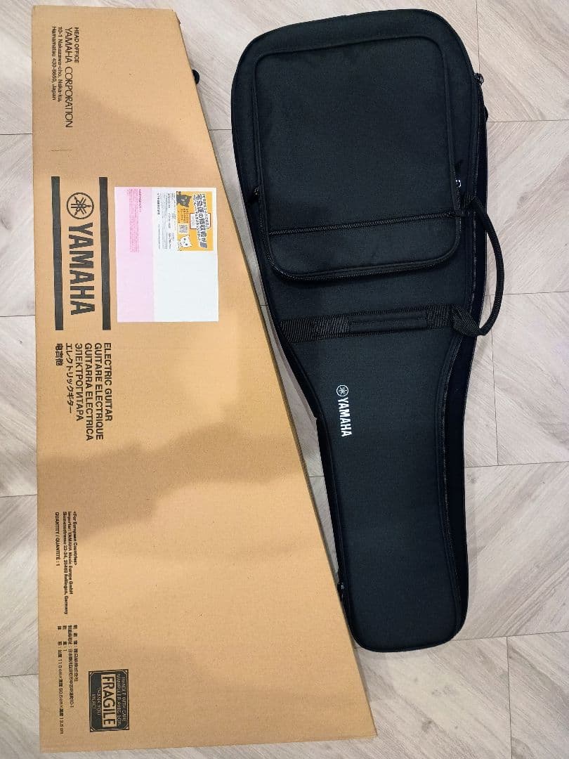 ギター YAMAHA REVSTAR RSS02T BLACK