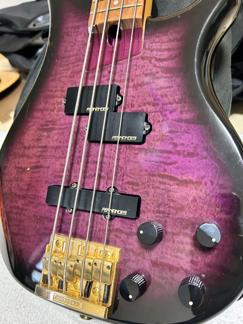 Fernandes エレキベース 紫 4弦