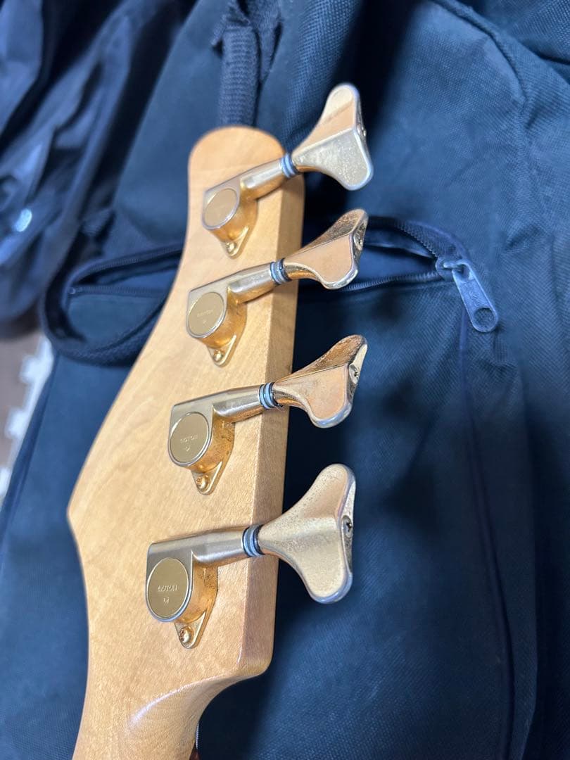 Fernandes エレキベース 紫 4弦