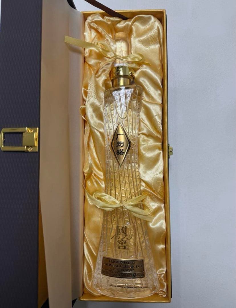 新品未開封】中国白酒 国窖1573 广州塔 600ml 52度　希少