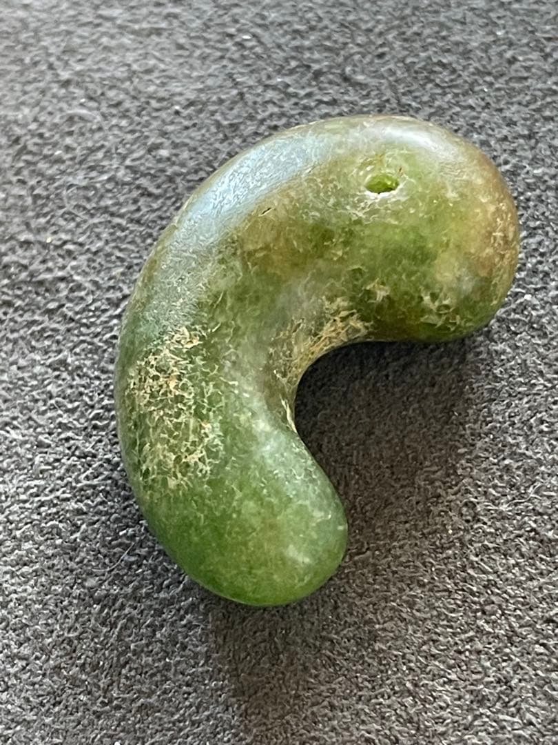 古墳時代翡翠勾玉アップルグリーン