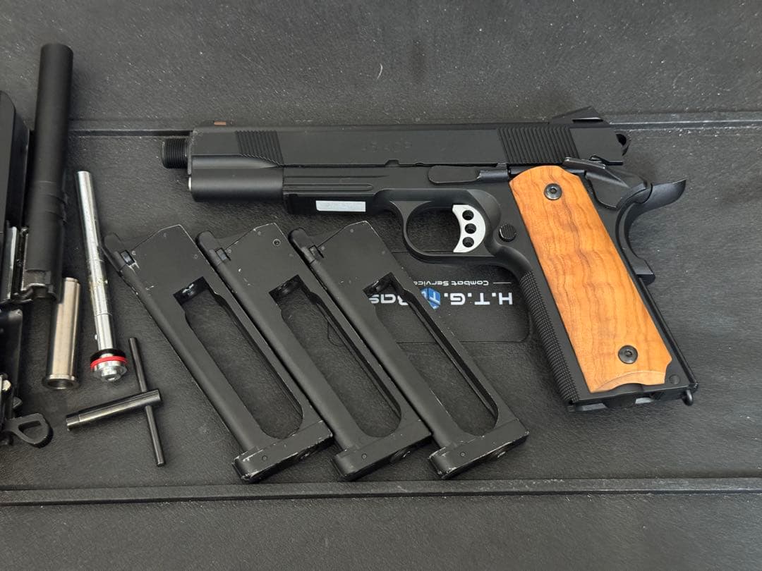 ひ*ぎ様 carbon8 M45 CQP とおまけ　マガジン3本　レンチ付き