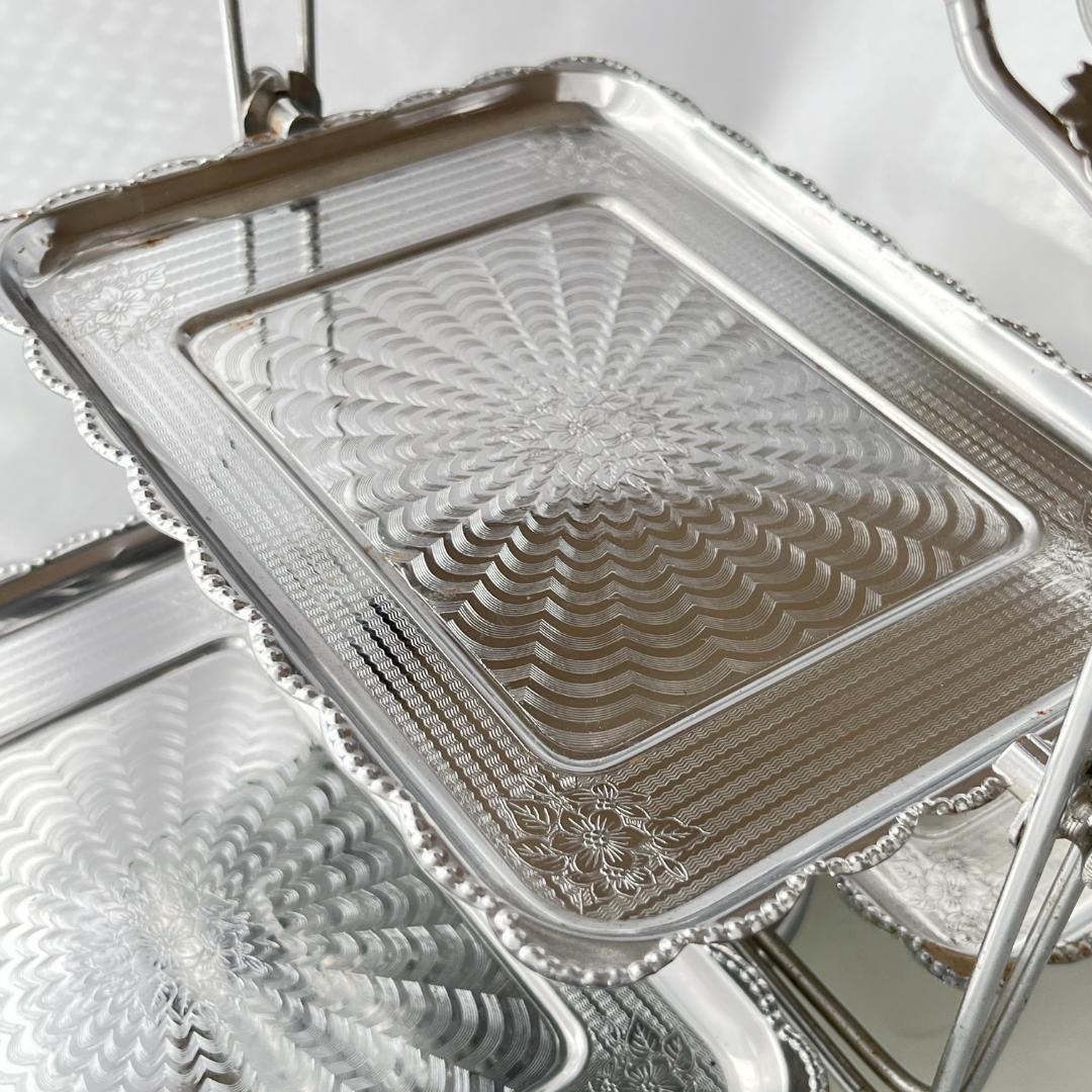 【英国】 ケーキスタンド バタフライ式 優雅なチェイシング【クロム】