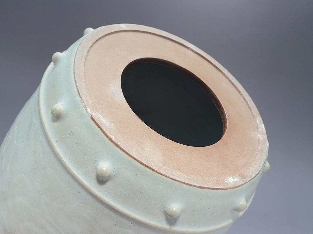 青釉 陽刻花紋 置物 時代唐物 高さ約21.7cm