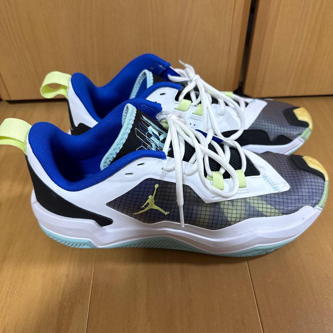 Jordan バスケットボールシューズ ホワイト/ブラック/ブルー/イエロー