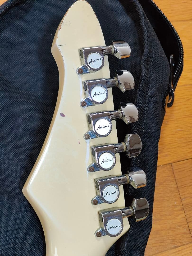 数日で出品終します了げアリアプロVA-353 ギター アイボリーソフトケース付き