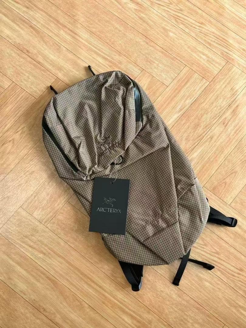 タグ付きARC'TERYX KONSEALS バックパック ブラウン・チェック柄