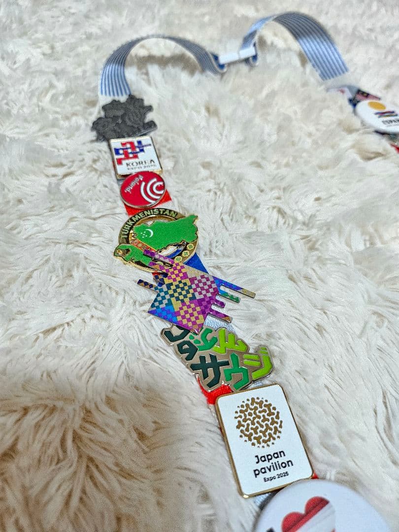 関西万博2025 EXPOミャクミャクピンバッジセット公式参加者ストラップ付き