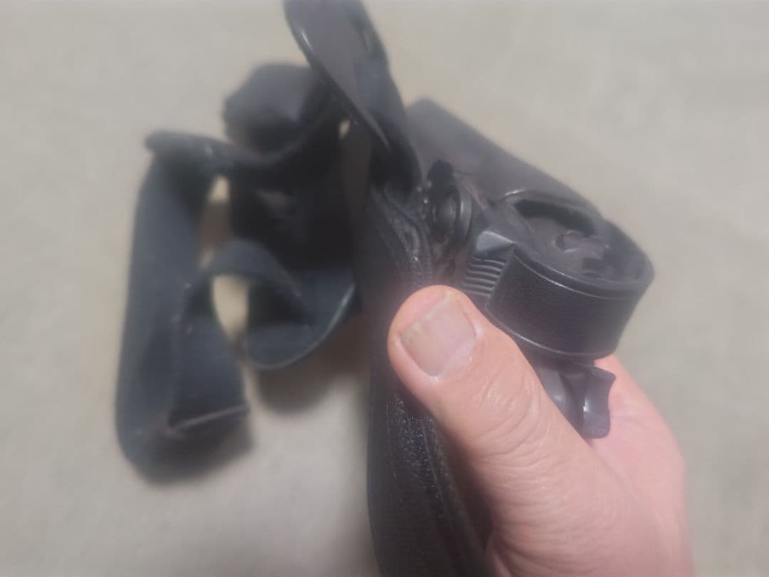 プラスチック製右手用ホルスター