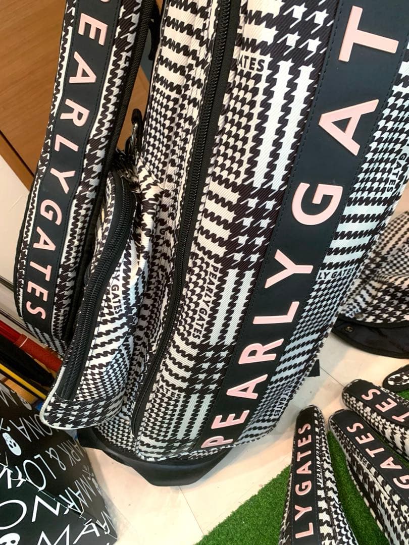 希少　正規品　完売　パーリーゲイツ　スタンド　キャディバッグ　ヘッドカバーセット