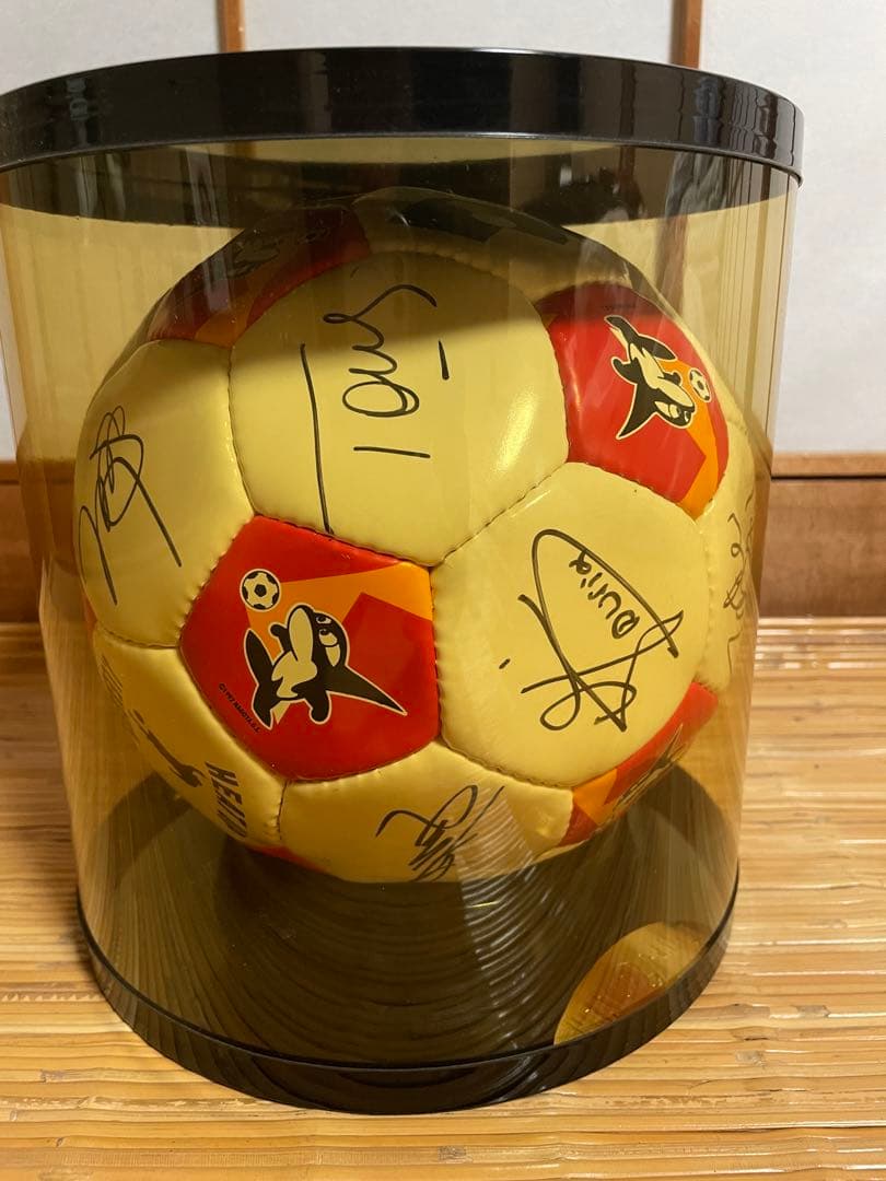 グランパス直筆選手サインボール 1993-95年くらい　ケース付き