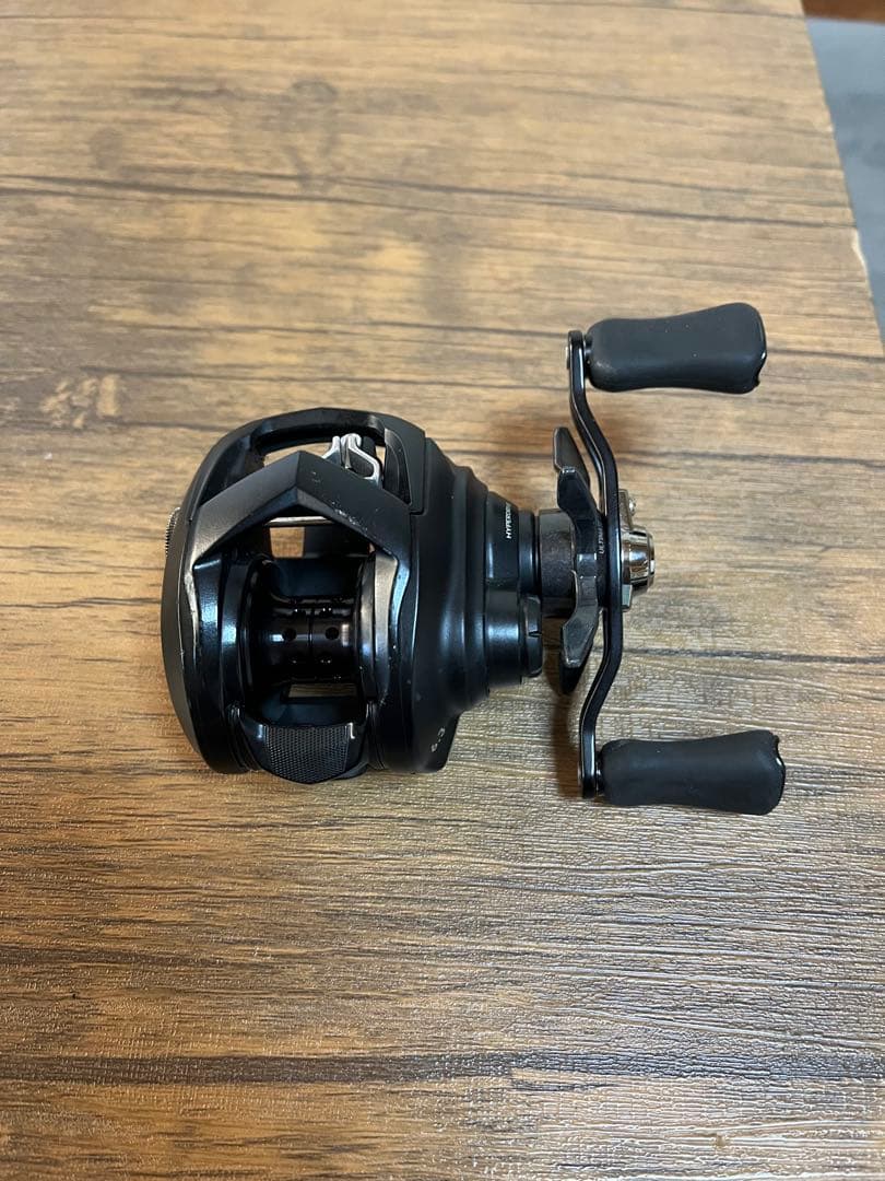 TATULA TW 80 ベイトリール ブラック