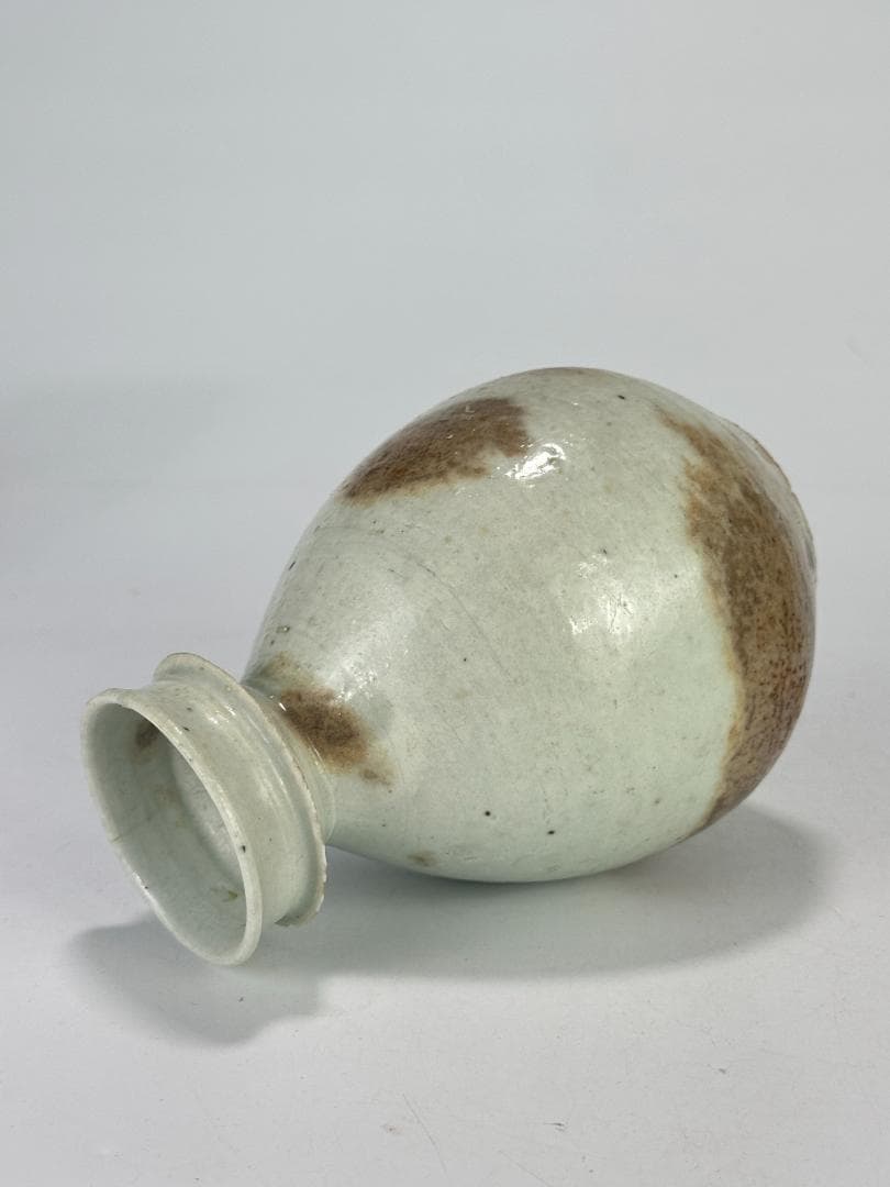 韓国美術　李朝時代　白磁　朝鮮王朝時代　後期の白磁瓶　徳利