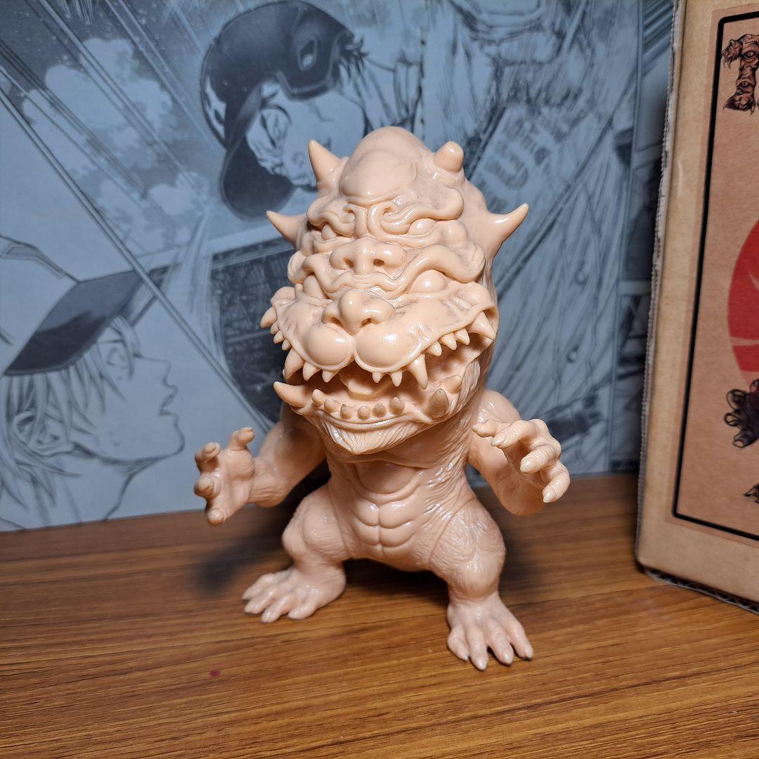 日本製　肌色成型　箱あり　ソフビ　虎鮫　48h creature スタジオ