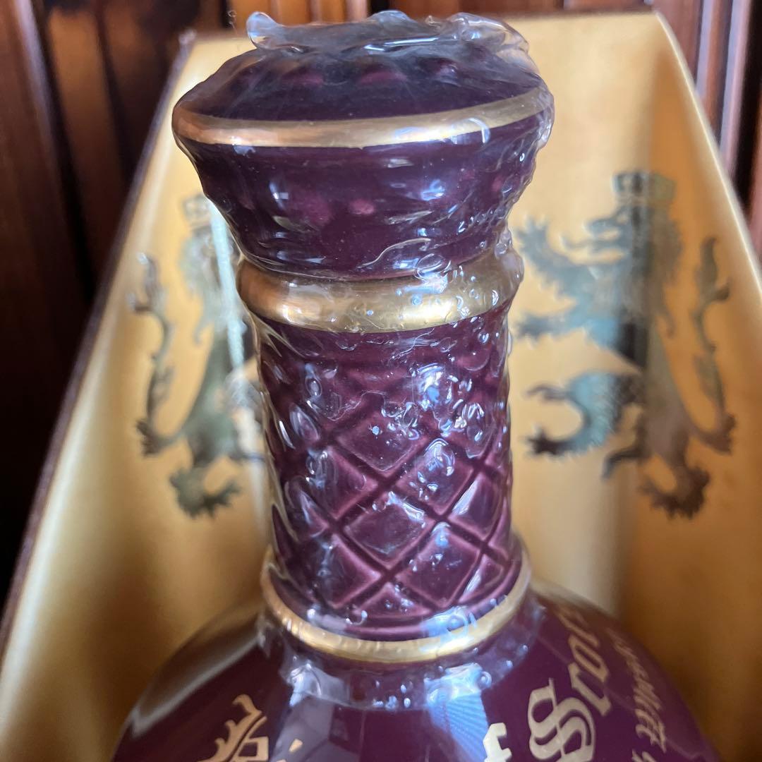 未開栓KING OF SCOTSウィスキー　ロイヤル　ウィンザー陶器、25年