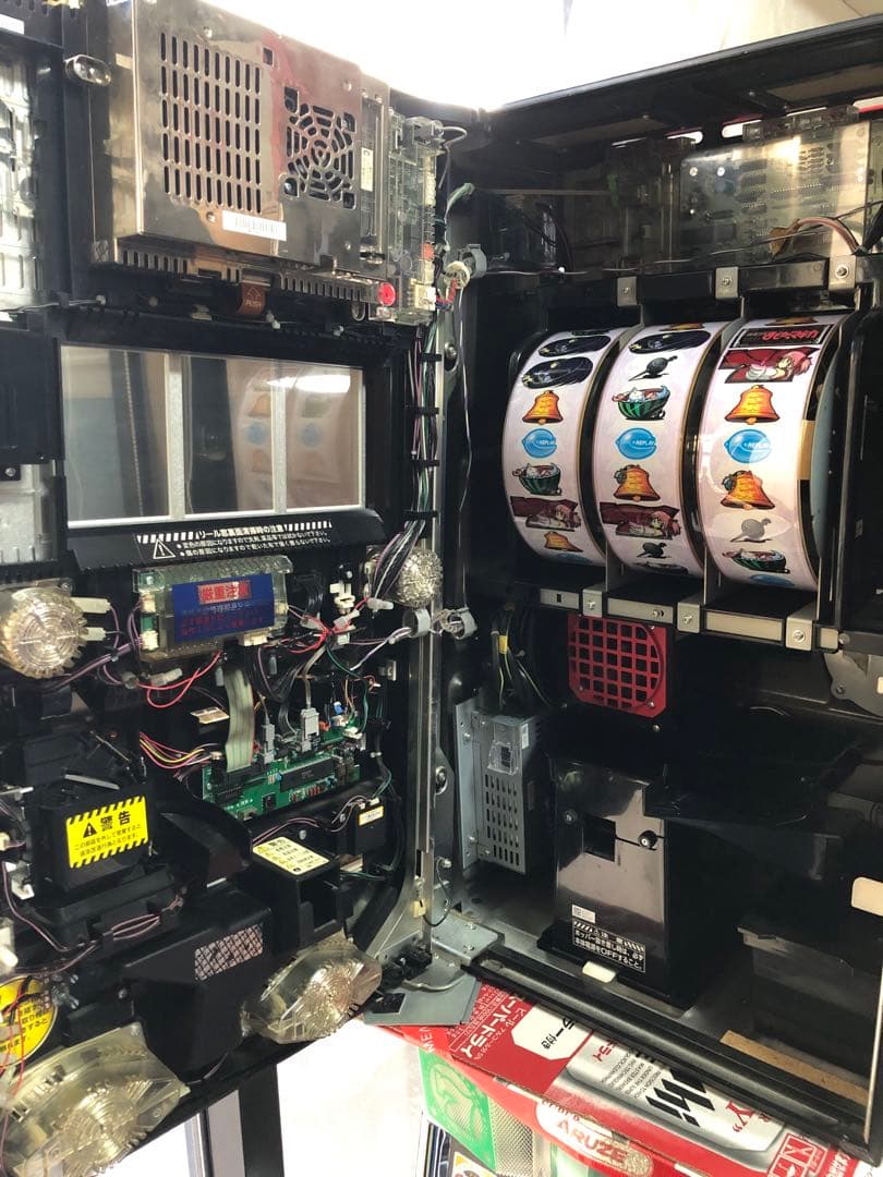 ⚠︎説明文必読⚠︎ パチスロ　魔法少女　まどかマギカ　実機+鍵等付属品(送料込)