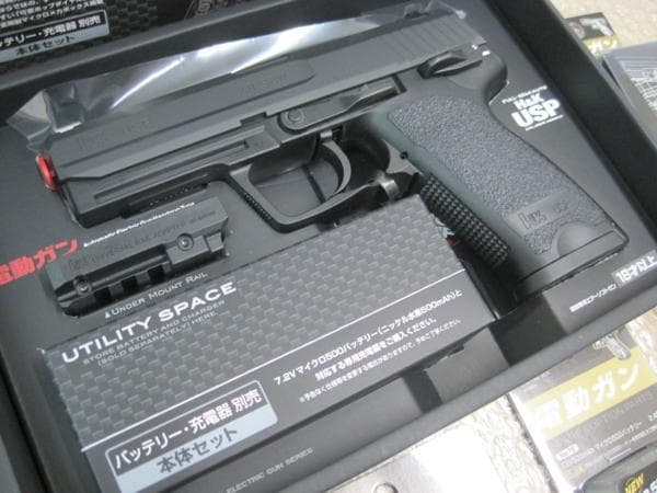 ☆ＮＥＷマルイ電動ガン　H&K ＵＳＰ　１００連他　4点セット!
