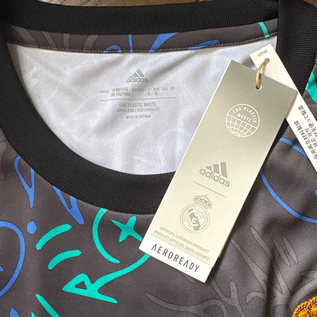 adidas レアル・マドリード　プラクティスシャツ　限定デザイン