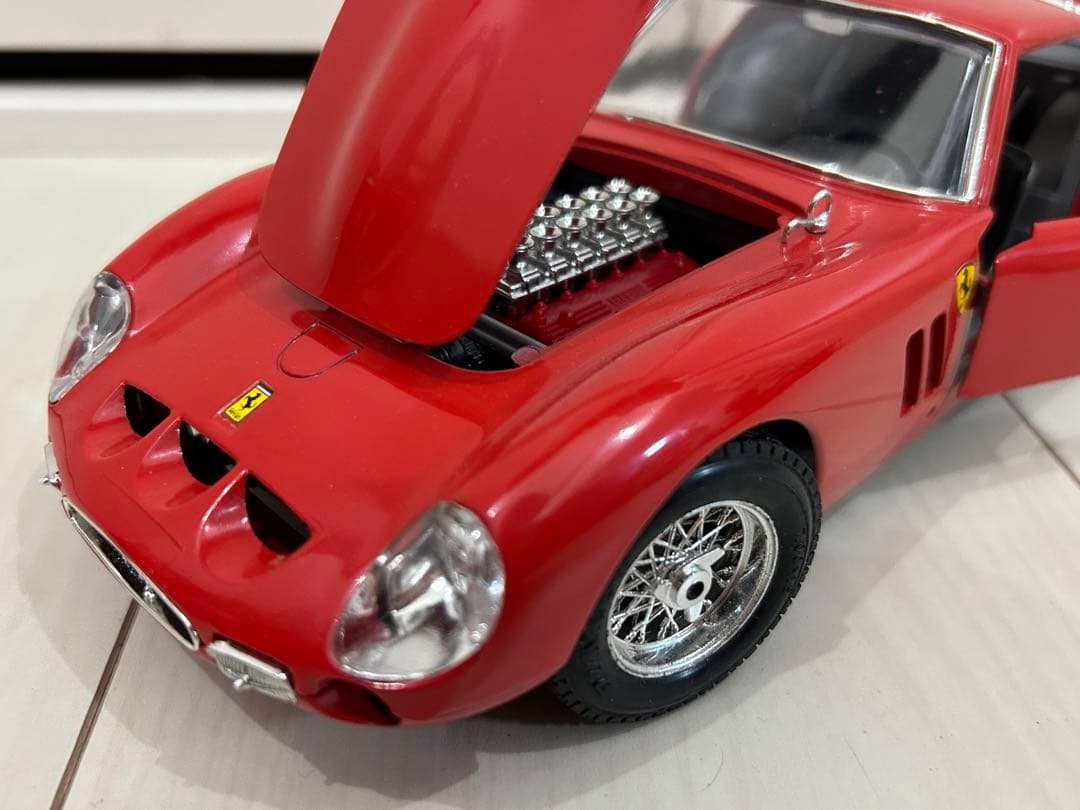 希少 1/18 フェラーリFerrari 250 GTO ミニカー レッド