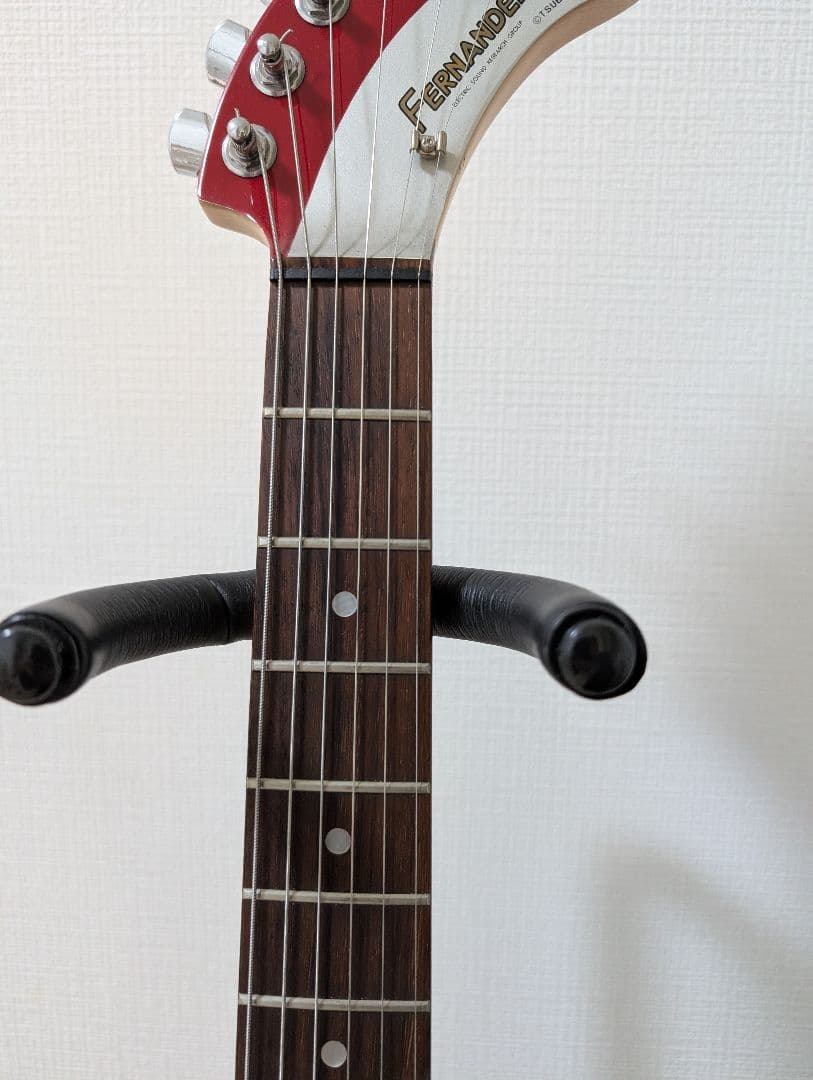 FERNANDES ZO-3 アンプ内蔵エレキギター ウルトラマン仕様