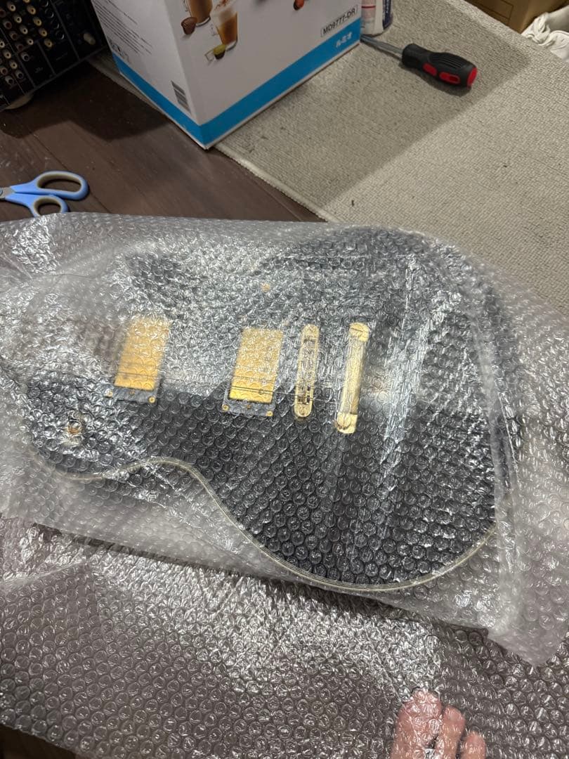 BUSKER'S レスポールカスタム風 エレキギター 黒×金　ぼっちざろっく