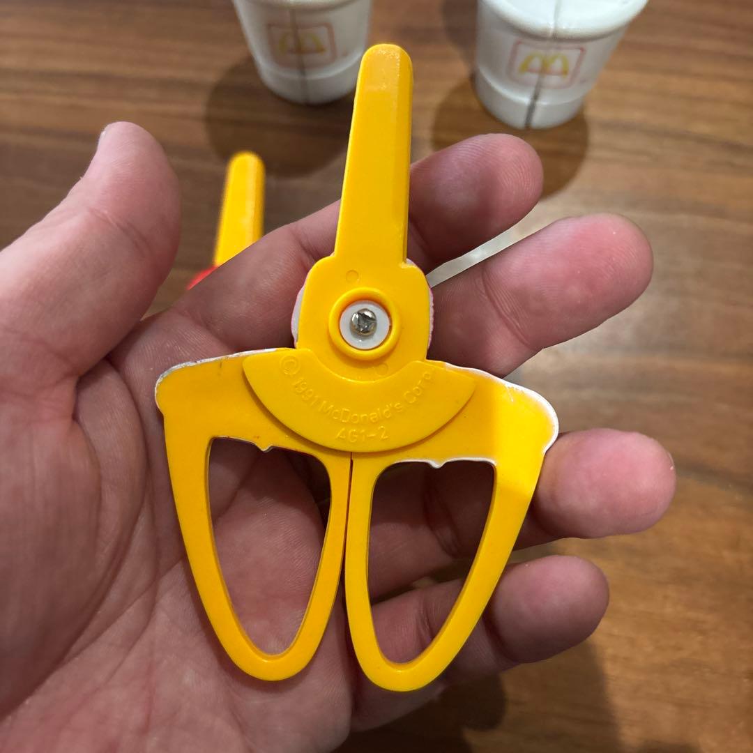 1991年 マクドナルド ドナルド ハサミ 変身する￼シェイク ￼非売品 おまけ