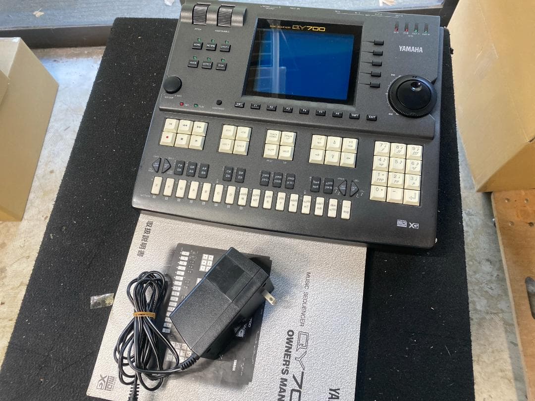 美品 YAMAHA QY700 シーケンサー