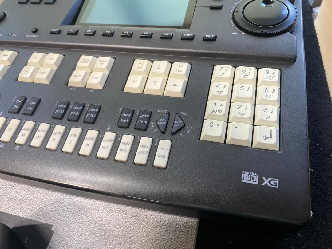 美品 YAMAHA QY700 シーケンサー