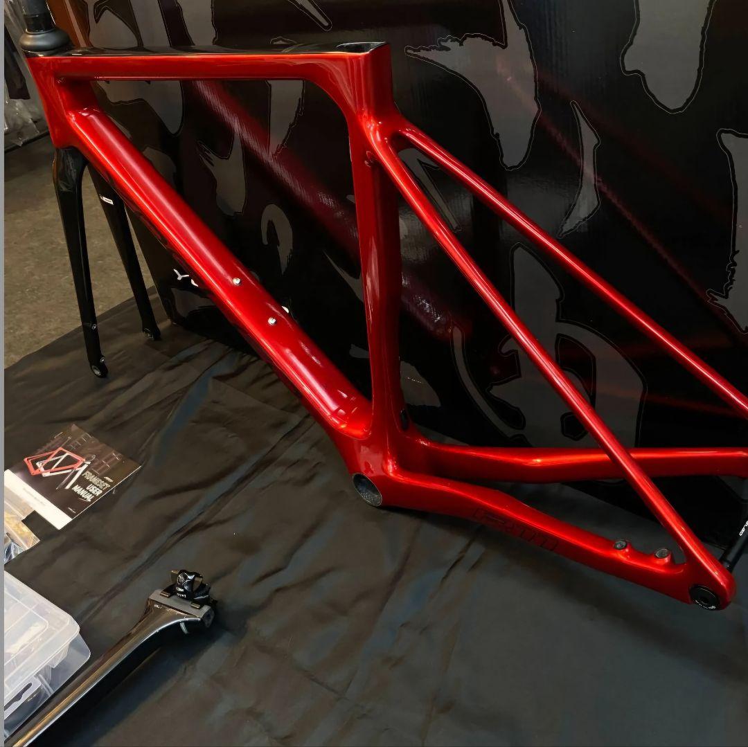 ヨーレオ　R11DB SL フレームセット（ハンドル無し） ルビーレッド