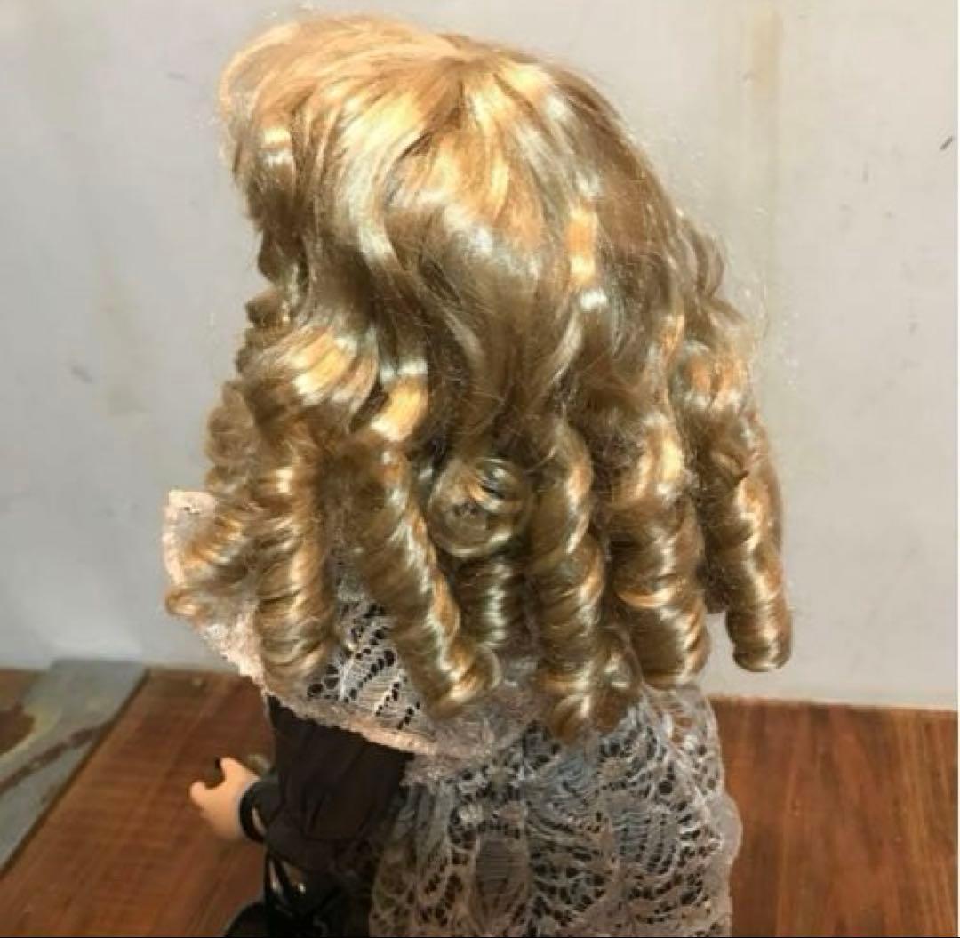 美品　ドール　ヴィンテージ　西洋人形　丁寧なつくり　表情が可愛いらしい　陶器