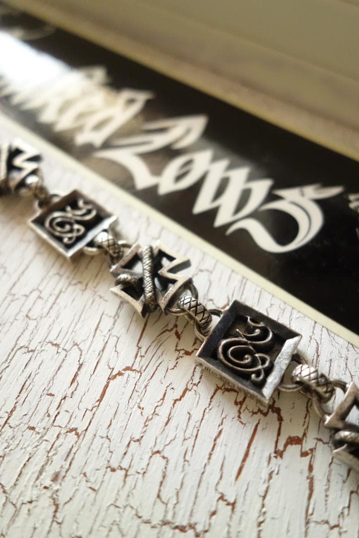 スネイキッドロウズ 初期ブレスレット バンダナとステッカー付