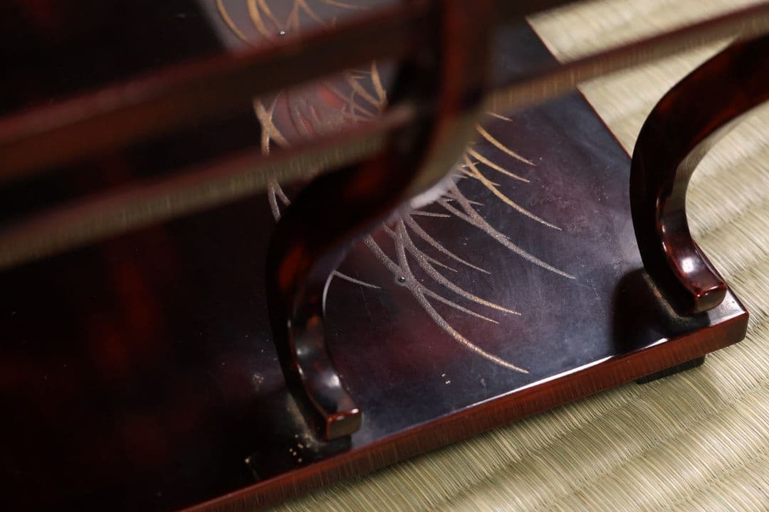 時代 漆芸 鶴図 金銀蒔絵 曙塗 八足 二段卓 木製 花台 銀露【MA661】