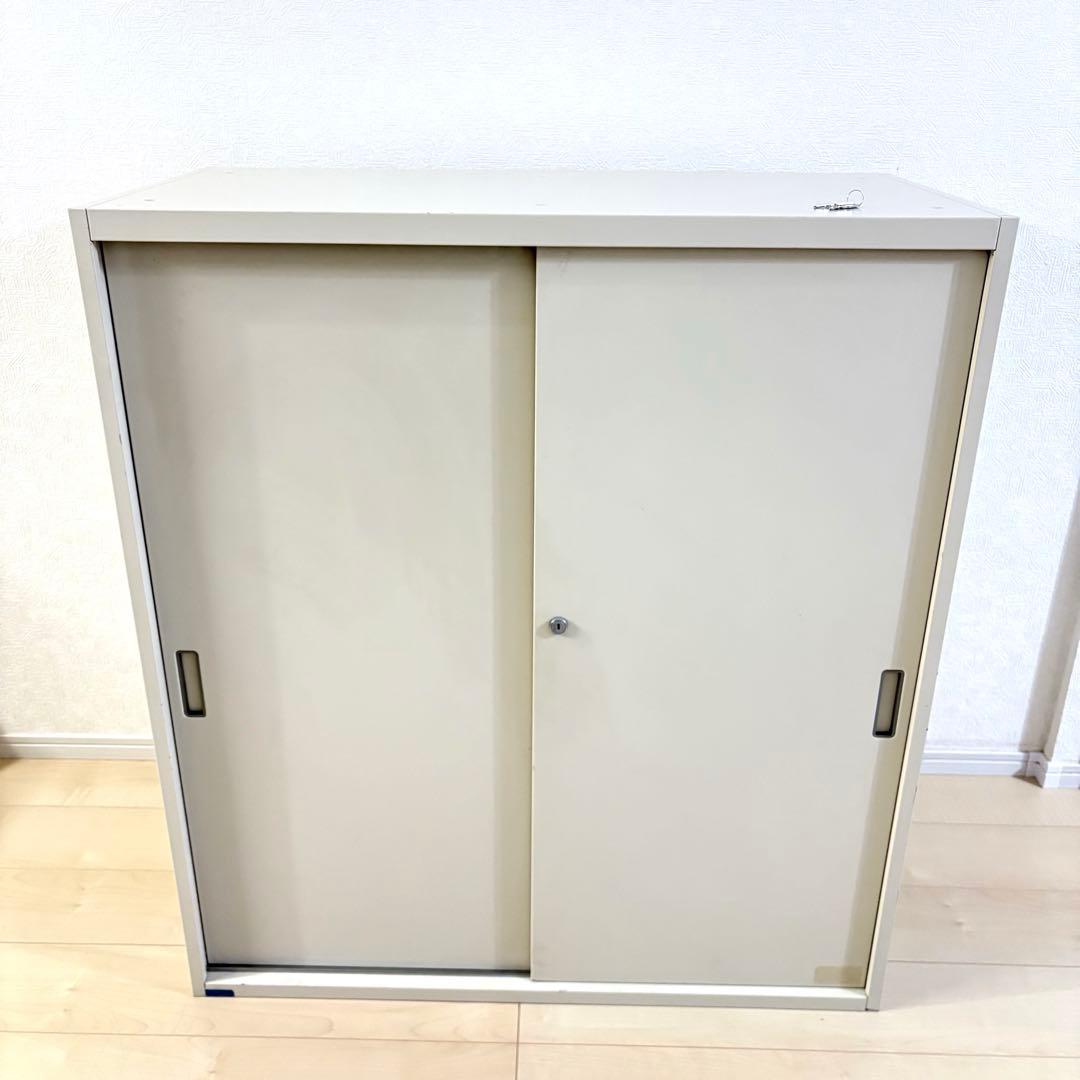オカムラ　書庫　オフィス　ローキャビネット　キャビネット　A4 鍵付き