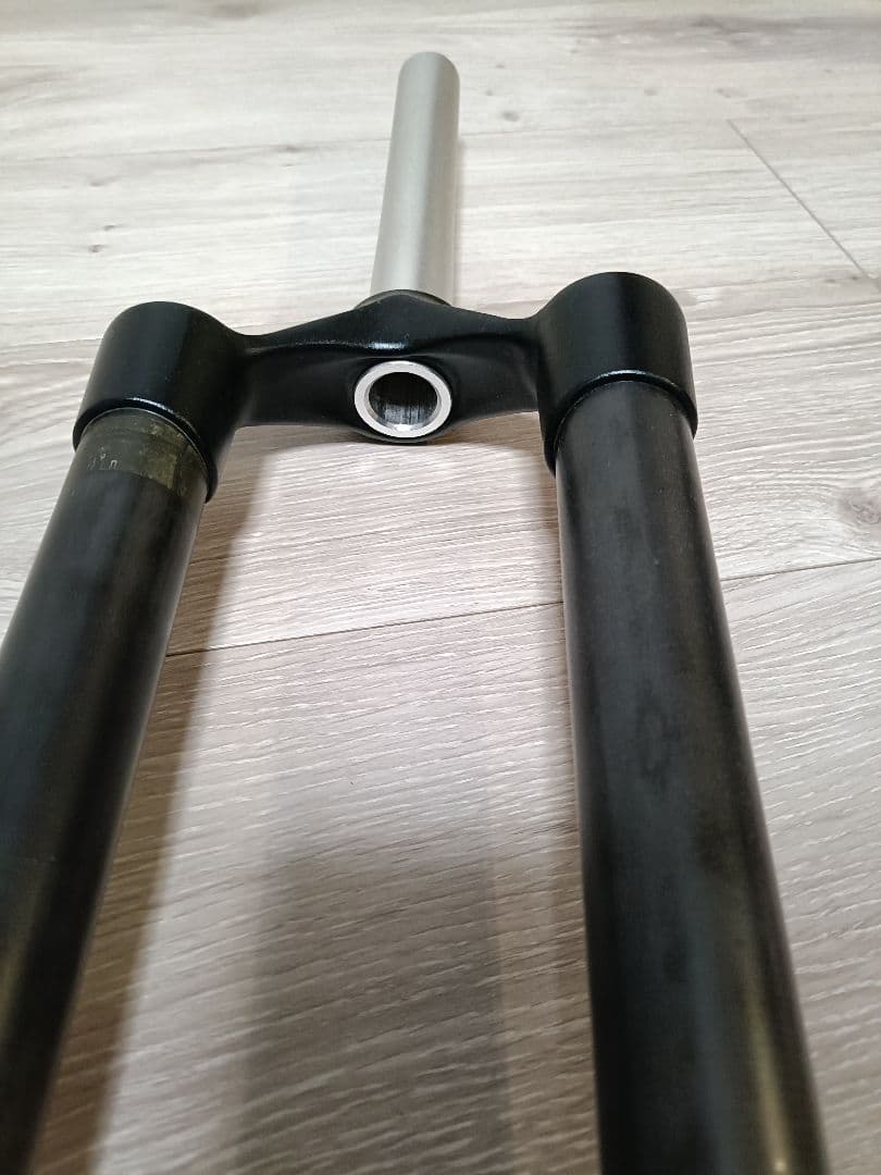 MTB26インチ用カーボンフォーク グランジ インターナショナル台座