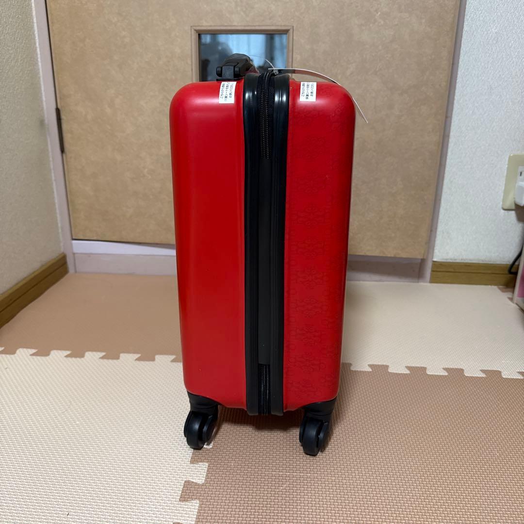 新品　yoshikitty トランク型キャリーケース　　マグカップセット