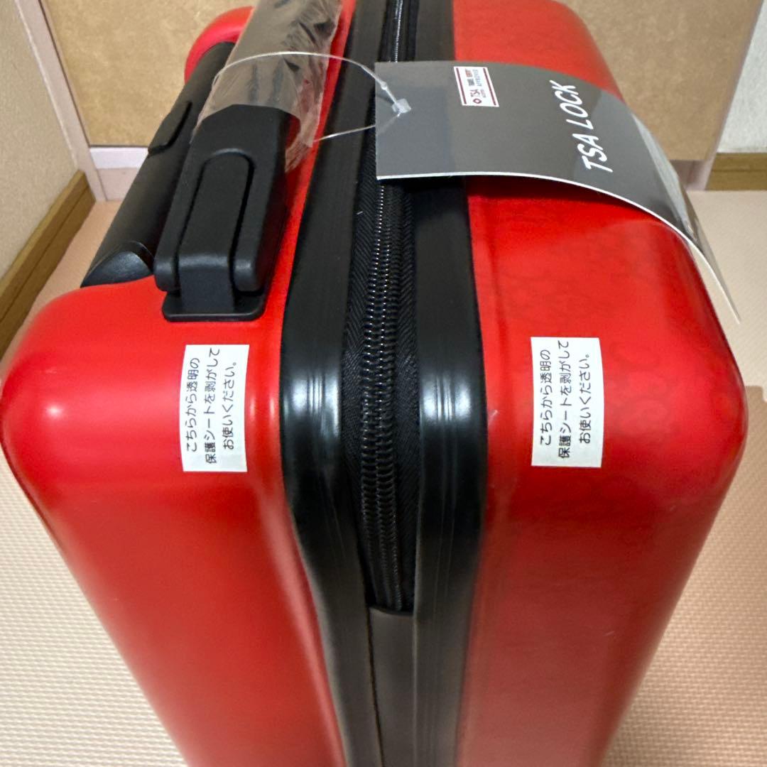 新品　yoshikitty トランク型キャリーケース　　マグカップセット