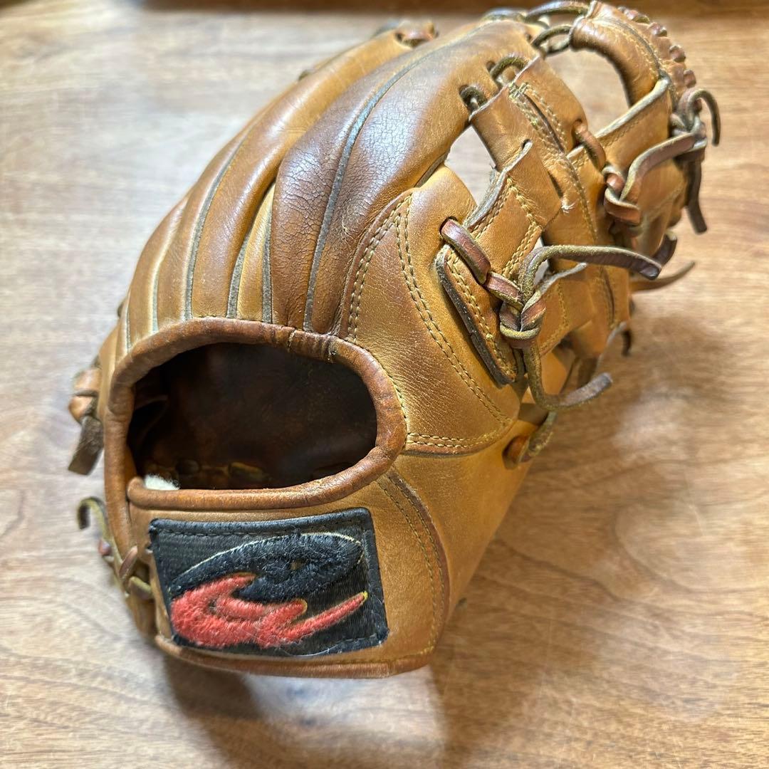 ドナイナ　硬式内野グローブ　山田哲人モデル