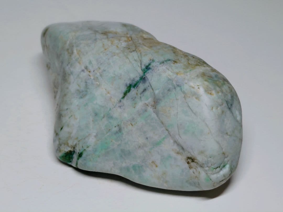 ミント緑 443g 翡翠 ヒスイ 原石 鑑賞石 自然石 誕生石 鉱物 鉱石 水石